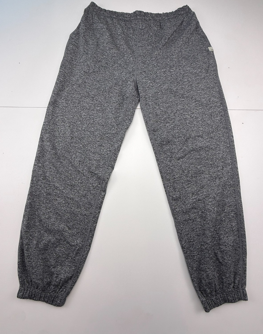 Vuori Boyfriend Jogger Pants Womens Medium M Gray DreamKnit Sweatpants VW457